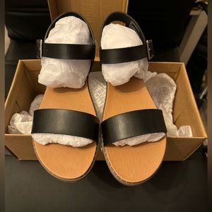 New Steve Madden Taken Black Sandal Size 8